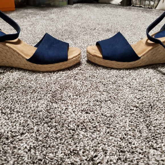 Women's Espadrille Sandals - Picture 2 of 5